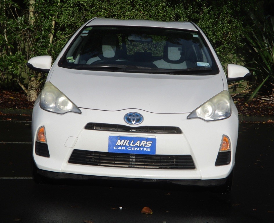2013 Toyota Aqua Carousel 10