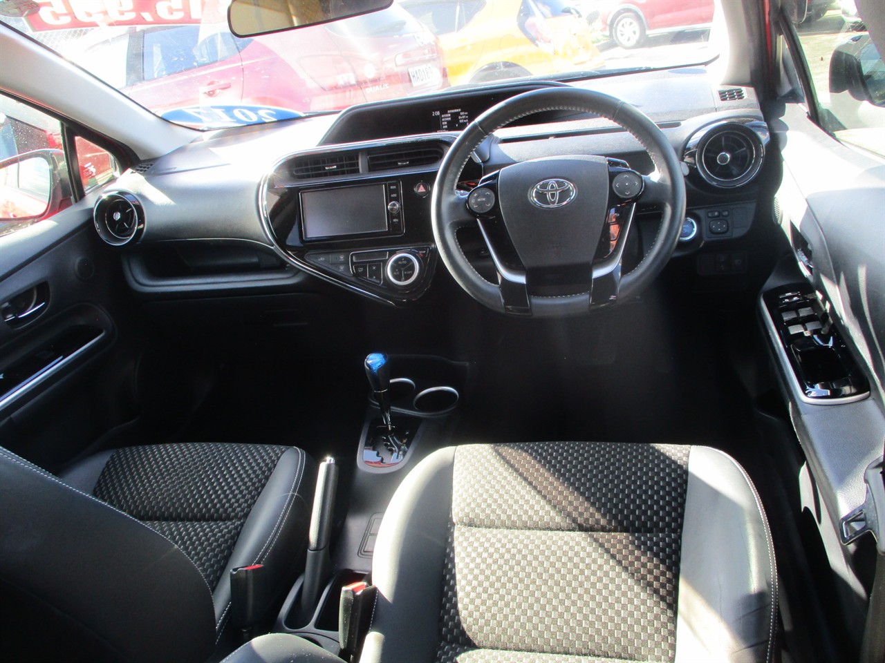 2019 Toyota Aqua CROSSOVER Carousel 9