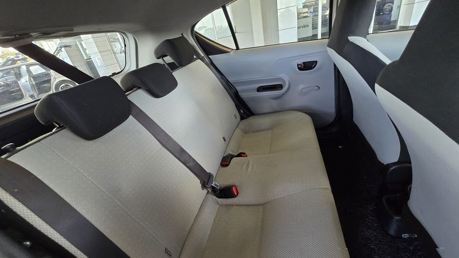 2013 Toyota Aqua Carousel 2