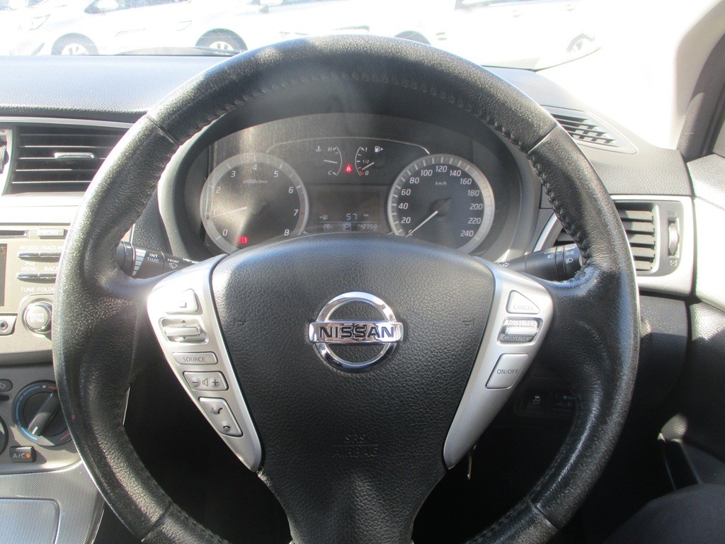 2014 Nissan Pulsar TI Carousel 1