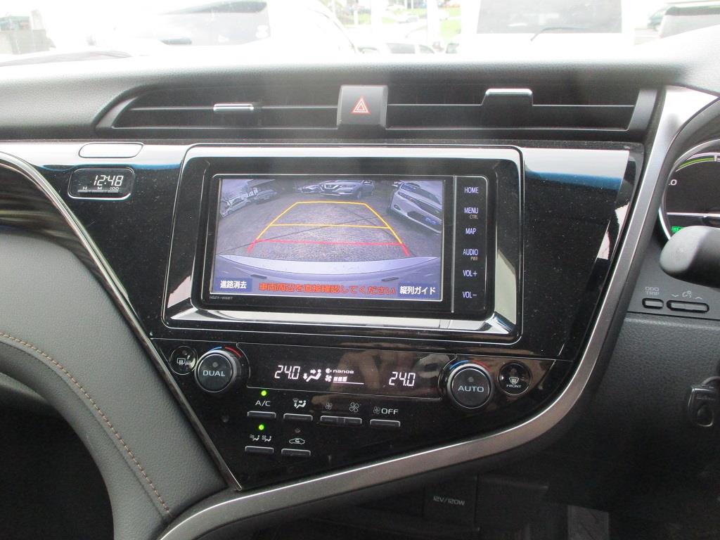 2021 Toyota Camry Hybrid Carousel 3