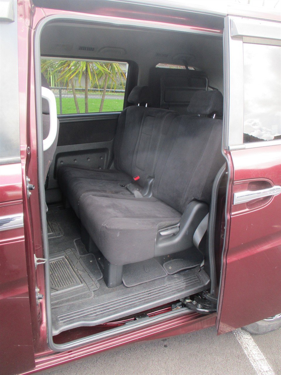 2008 Honda STEP WGN Carousel 2