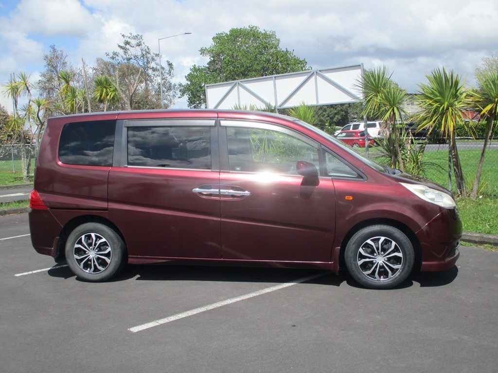 2008 Honda STEP WGN Carousel 10