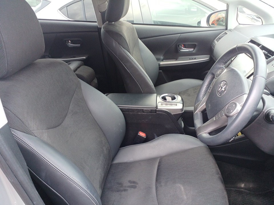 2015 Toyota Prius Carousel 3