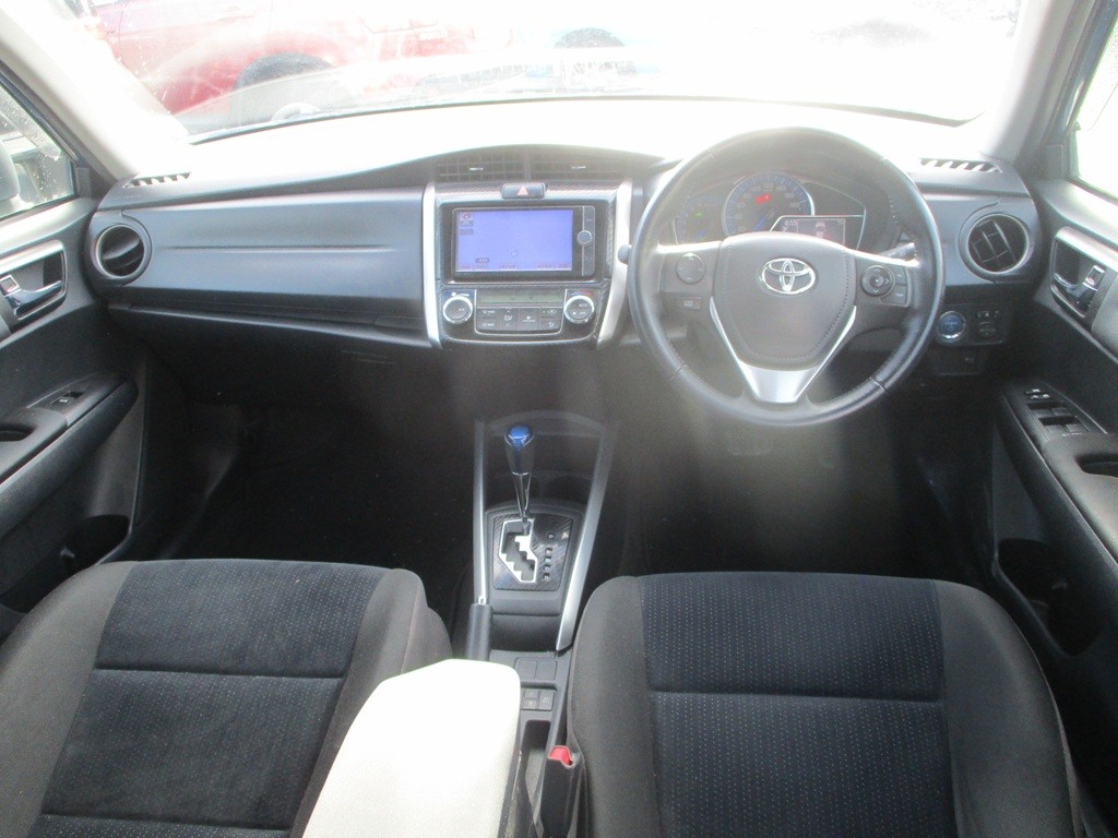 2014 Toyota Corolla Fielder Hybrid Carousel 3