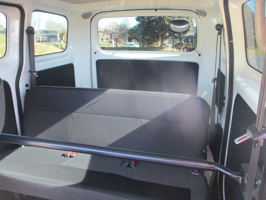 2021 Nissan NV200 Carousel 19