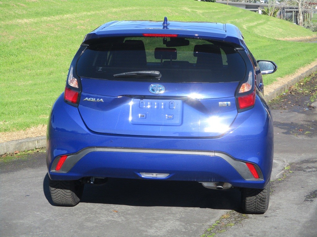 2021 Toyota Aqua X safety sense Carousel 2