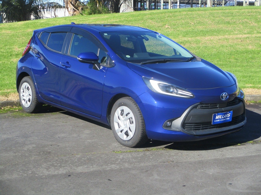 2021 Toyota Aqua X safety sense Carousel 19