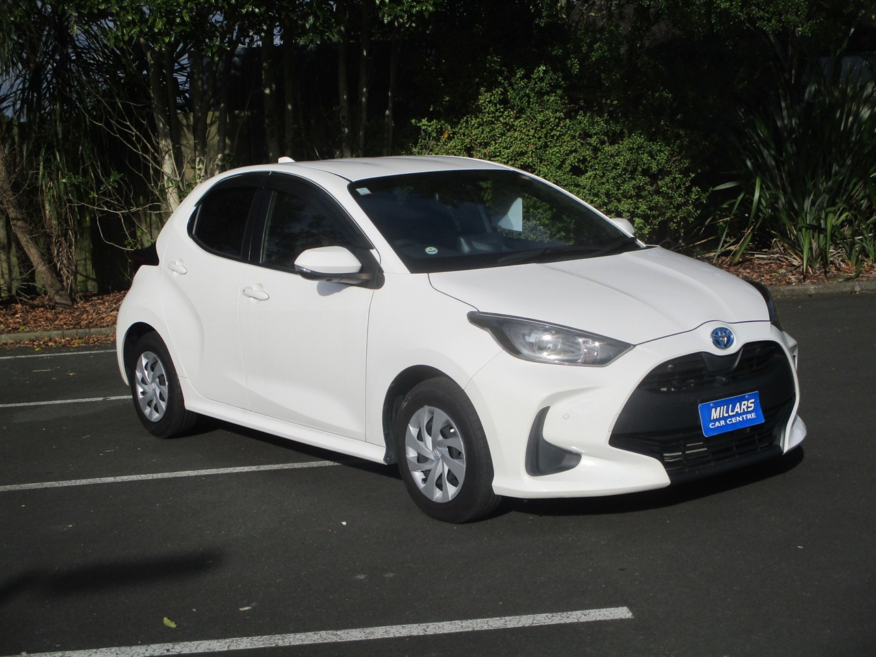 2021 Toyota Yaris Hybrid Carousel 18