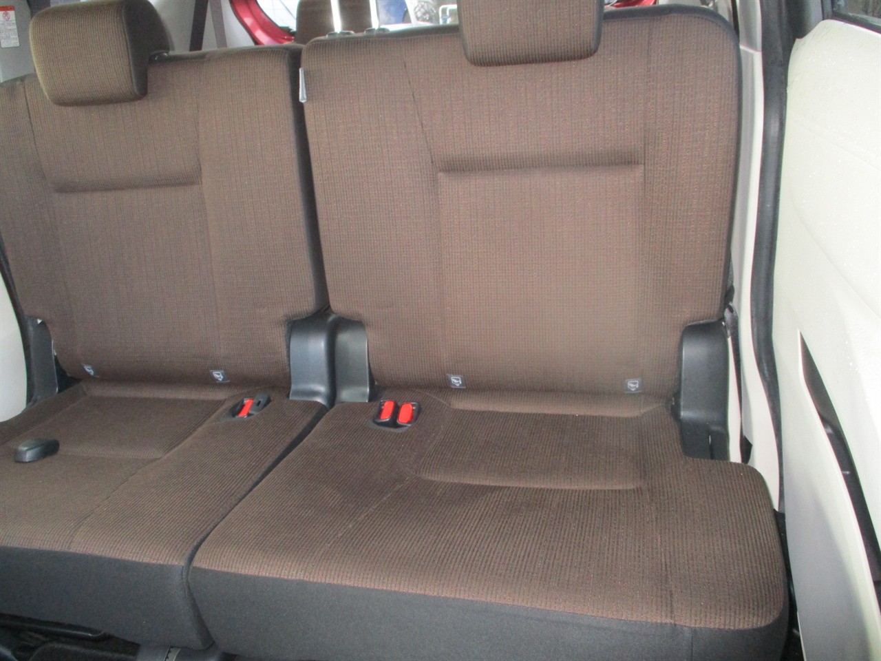 2016 Toyota Sienta Hybrid Carousel 7