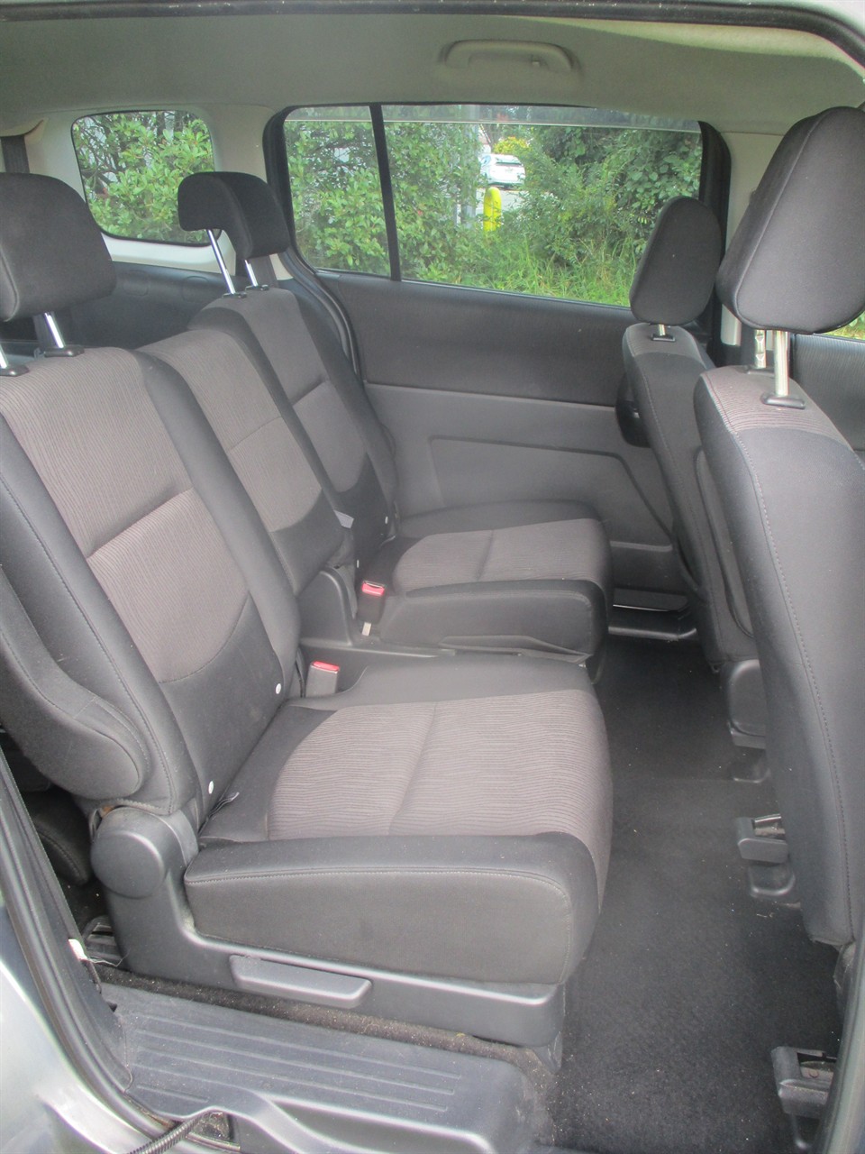 2009 Mazda Premacy Carousel 1