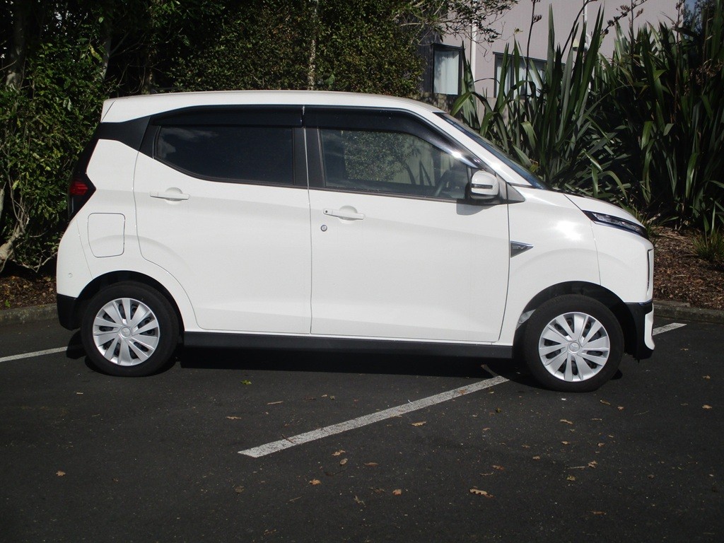 2025 Mitsubishi EK-EV G Carousel 14