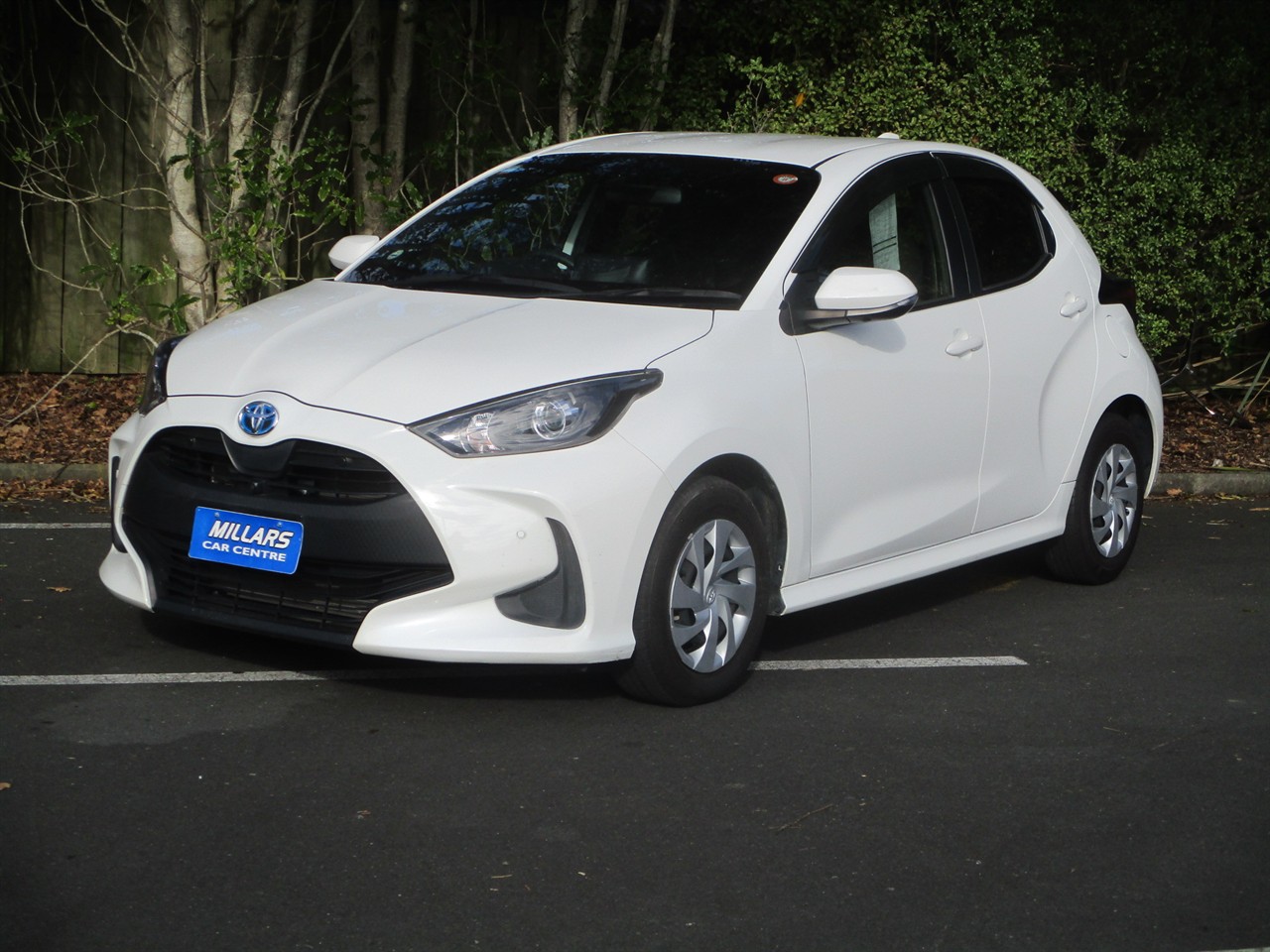 2021 Toyota Yaris Hybrid Carousel 11