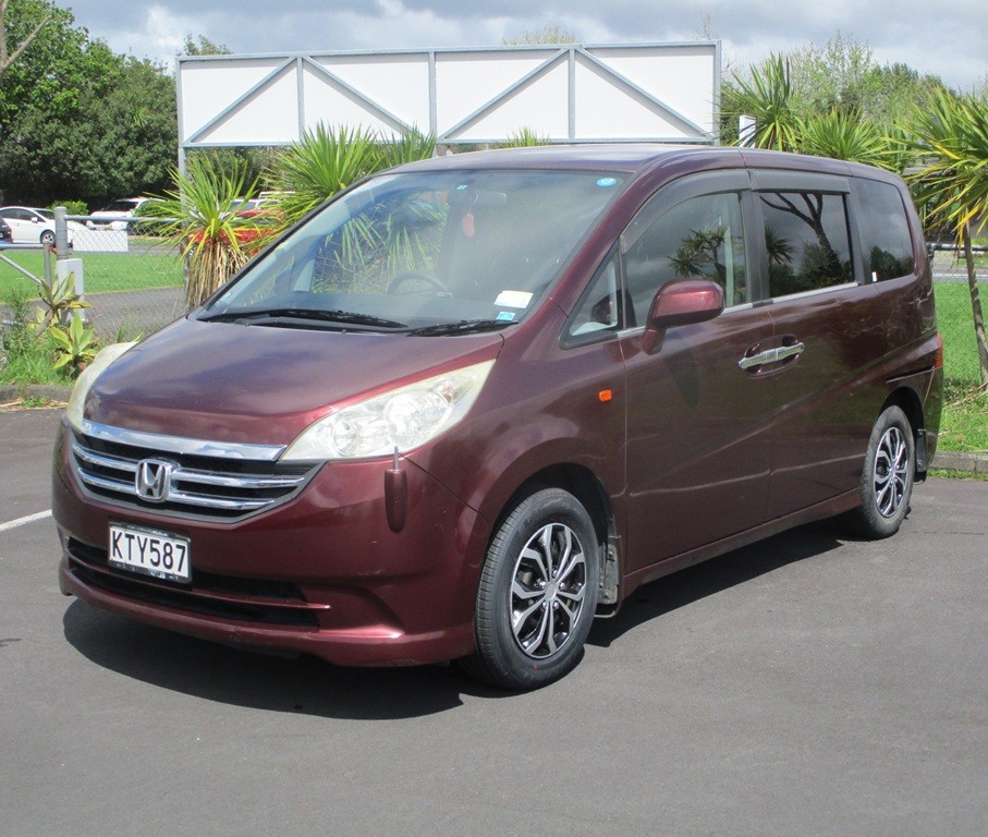 2008 Honda STEP WGN Carousel 7