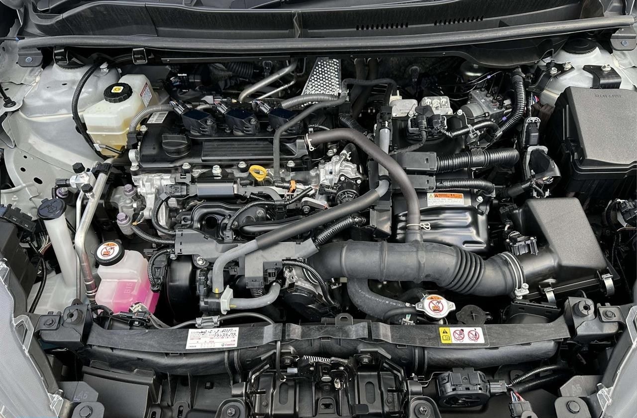 2021 Toyota Yaris Hybrid Carousel 12