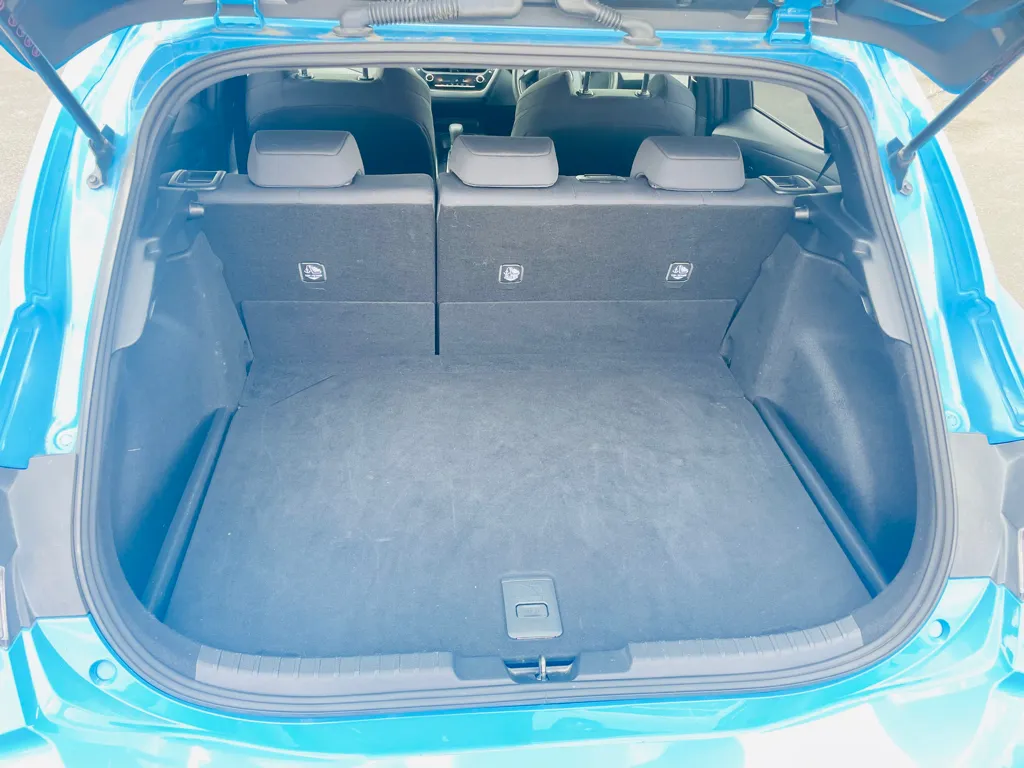2019 Toyota Corolla GX 2.0 .. LOW KMS Carousel 4