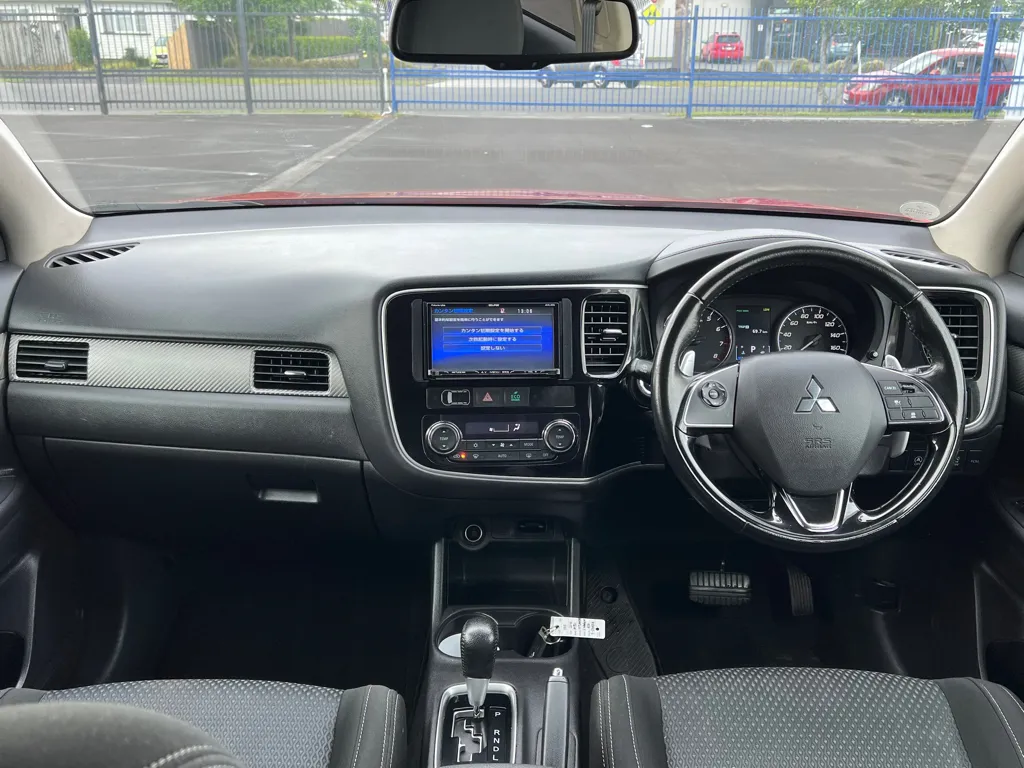 2016 Mitsubishi Outlander  Carousel 1