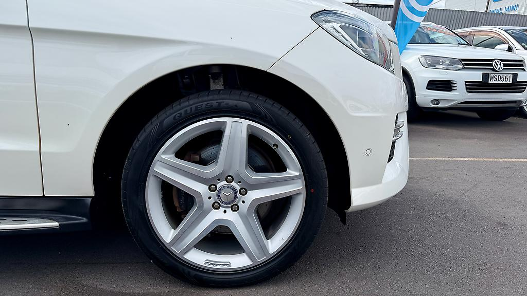2014 Mercedes-benz Ml 350 4Matic AMG Sport Pack..Sunroof Carousel 1