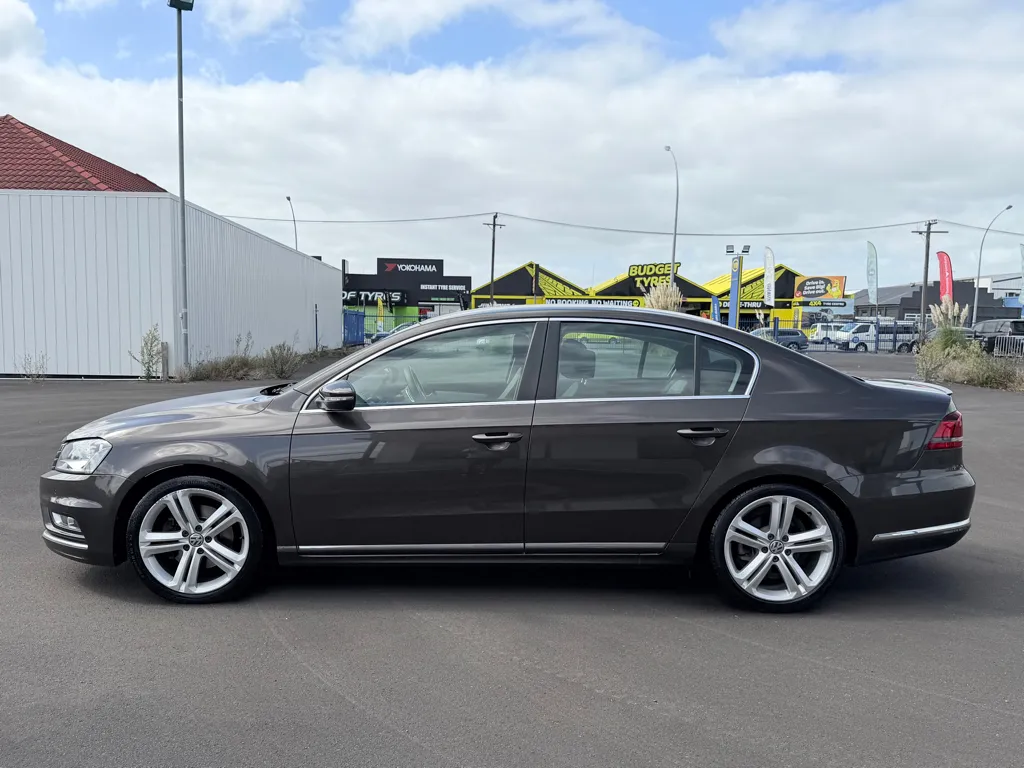 2015 Volkswagen Passat TSI 118KW RLine 1.8P Carousel 7