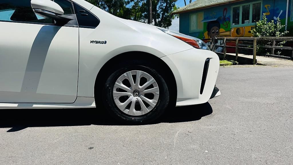 2019 Toyota Prius HYBRID Carousel 9