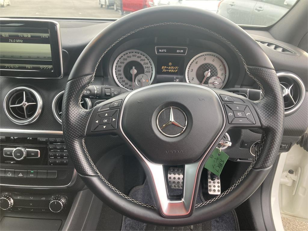 2014 Mercedes Benz A 180 Very Low Kms ... like new Carousel 8