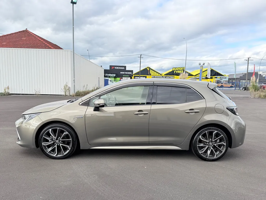 2019 Toyota Corolla Sport Hybrid with Toyota Safety Sense 2.0 Carousel 7
