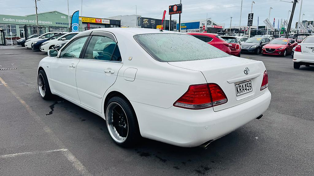 2004 Toyota Crown ROYAL SALOON Carousel 6