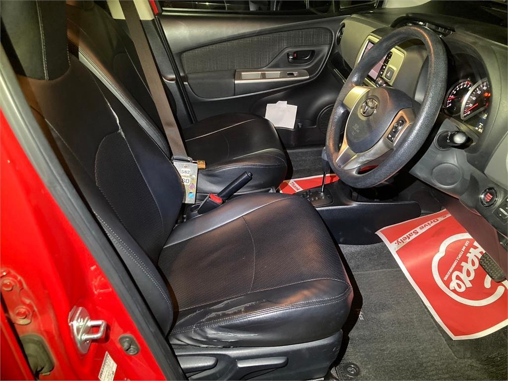 2015 Toyota Vitz F Carousel 5