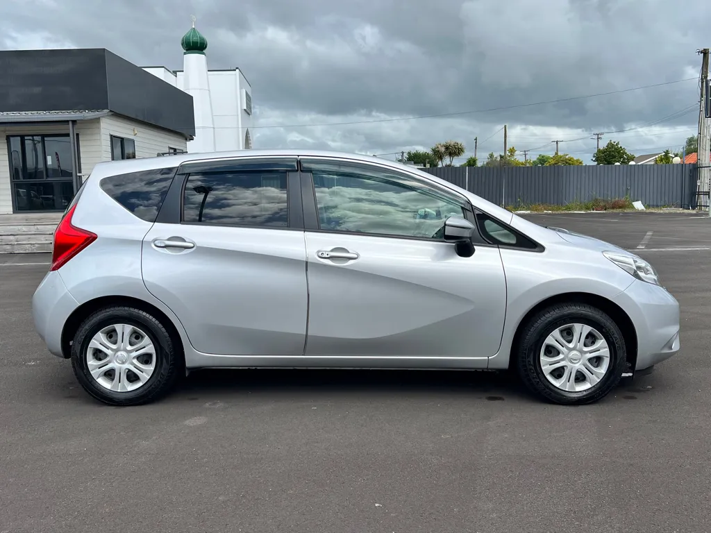 2016 Nissan Note X Carousel 3