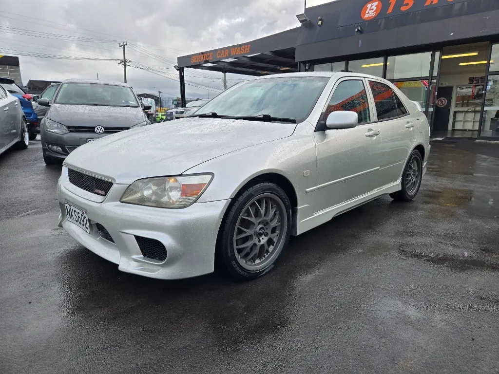 2000 Toyota Altezza Carousel 4