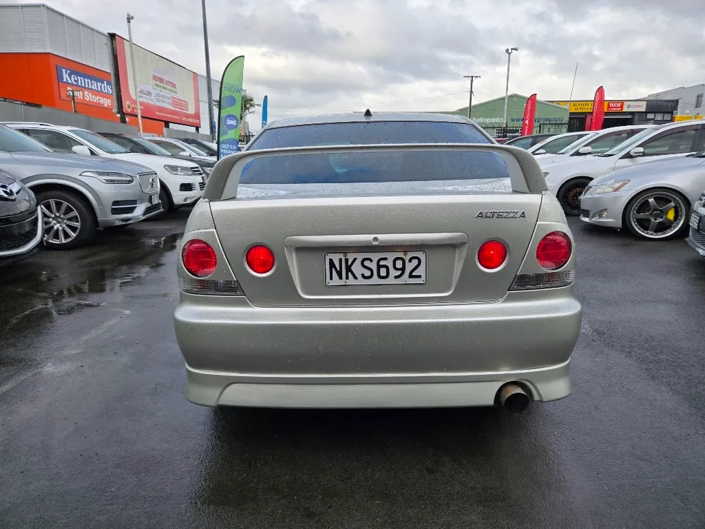 2000 Toyota Altezza Carousel 7