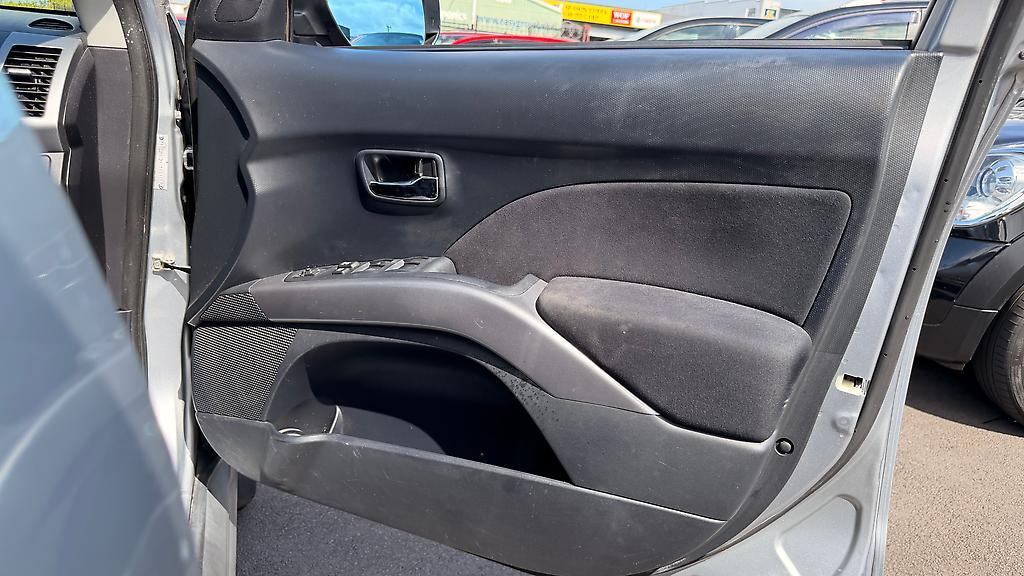 2009 Mitsubishi Outlander 7 Seater .. 0 Deposit Finance Carousel 7