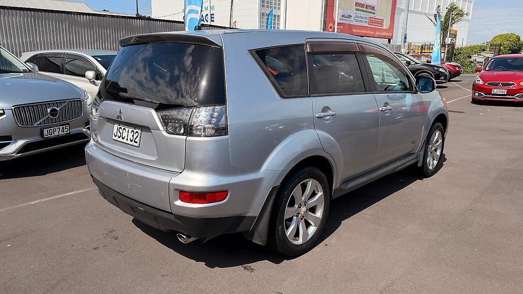 2009 Mitsubishi Outlander 7 Seater .. 0 Deposit Finance Carousel 5