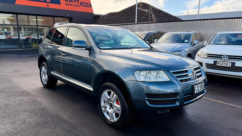 2004 Volkswagen Touareg V6 4WD Carousel 10