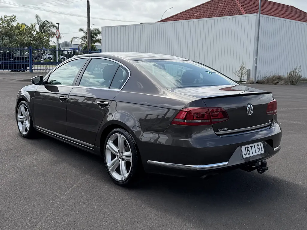 2015 Volkswagen Passat TSI 118KW RLine 1.8P Carousel 6