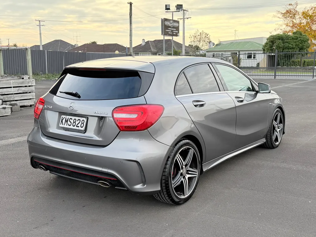 2015 Mercedes-benz A 250 AMG Sport 4Matic Carousel 4