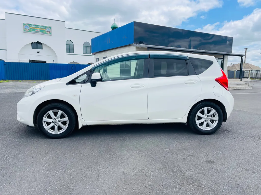 2013 Nissan Note FUEL SAVER Carousel 7