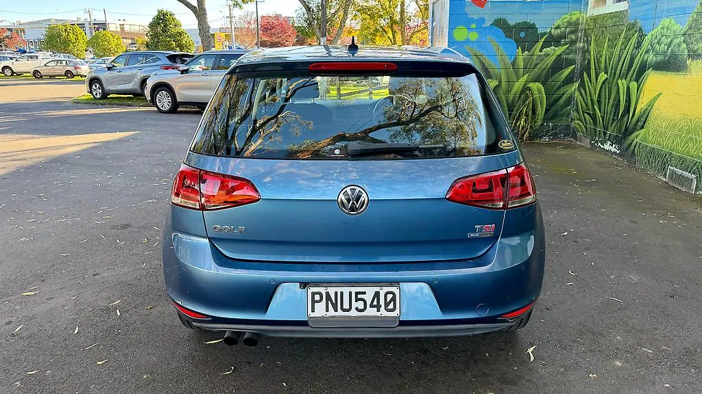 2013 Volkswagen Golf HIGHLINE....ADAPTIVE CRUISE CONTROL Carousel 5