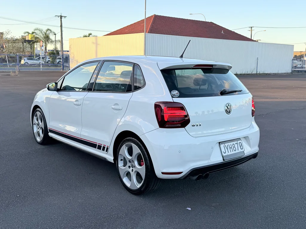 2011 Volkswagen Polo GTI  Carousel 6