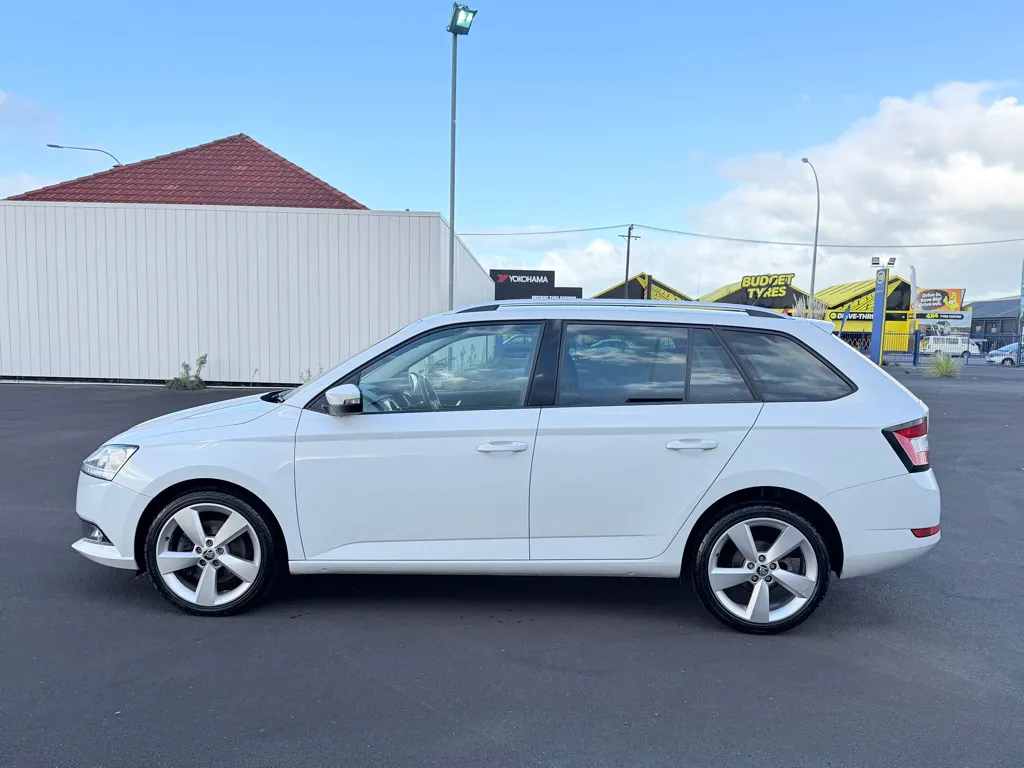 2022 Skoda Fabia Ambition 81KW 1.0P TSi ~Fuel Saver~ Carousel 4