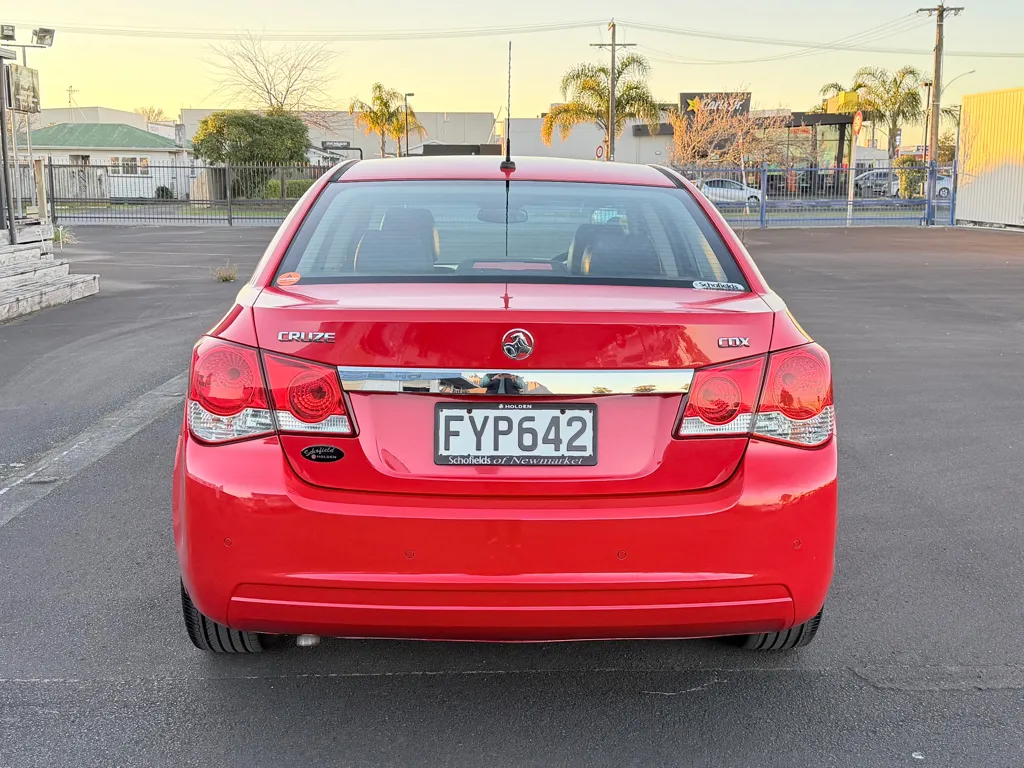 2011 Holden Cruze CDX (Top Spec) 1.8L Sedan, 1 Owner, Full History Carousel 5