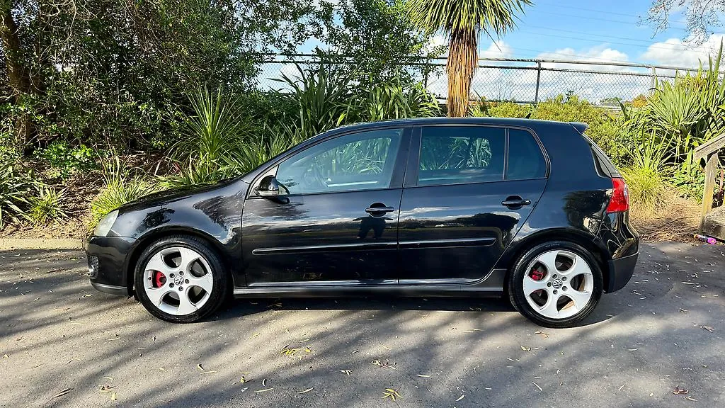 2009 Volkswagen Golf GTI…Finance Available Carousel 3