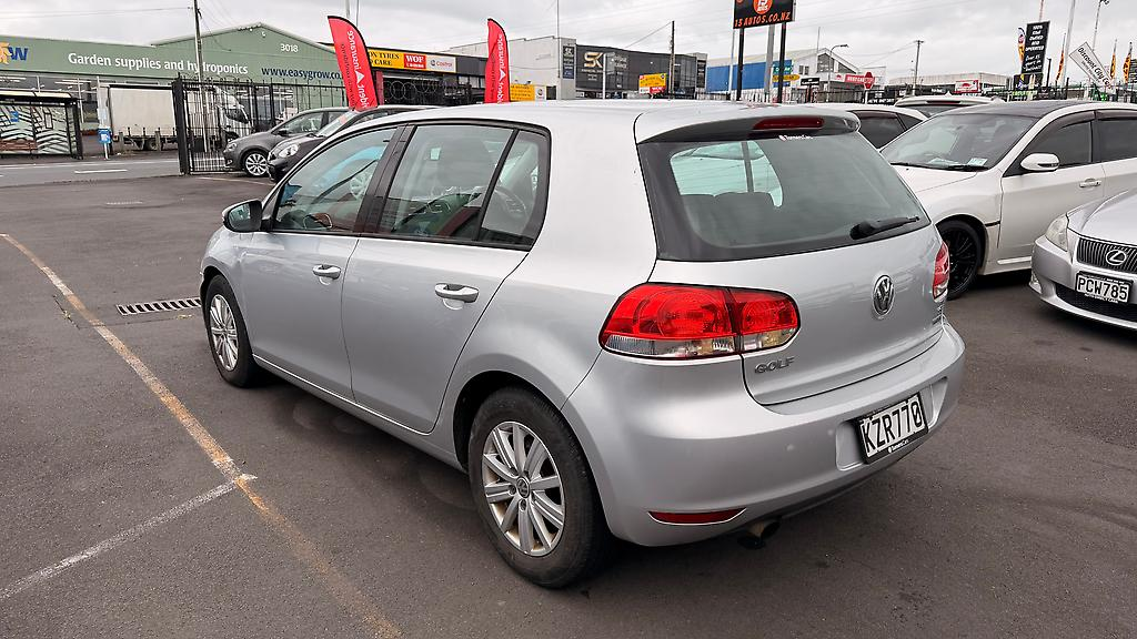 2012 Volkswagen Golf Carousel 1