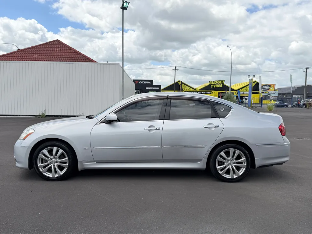 2008 Nissan Fuga 250GT Top Spec Carousel 6