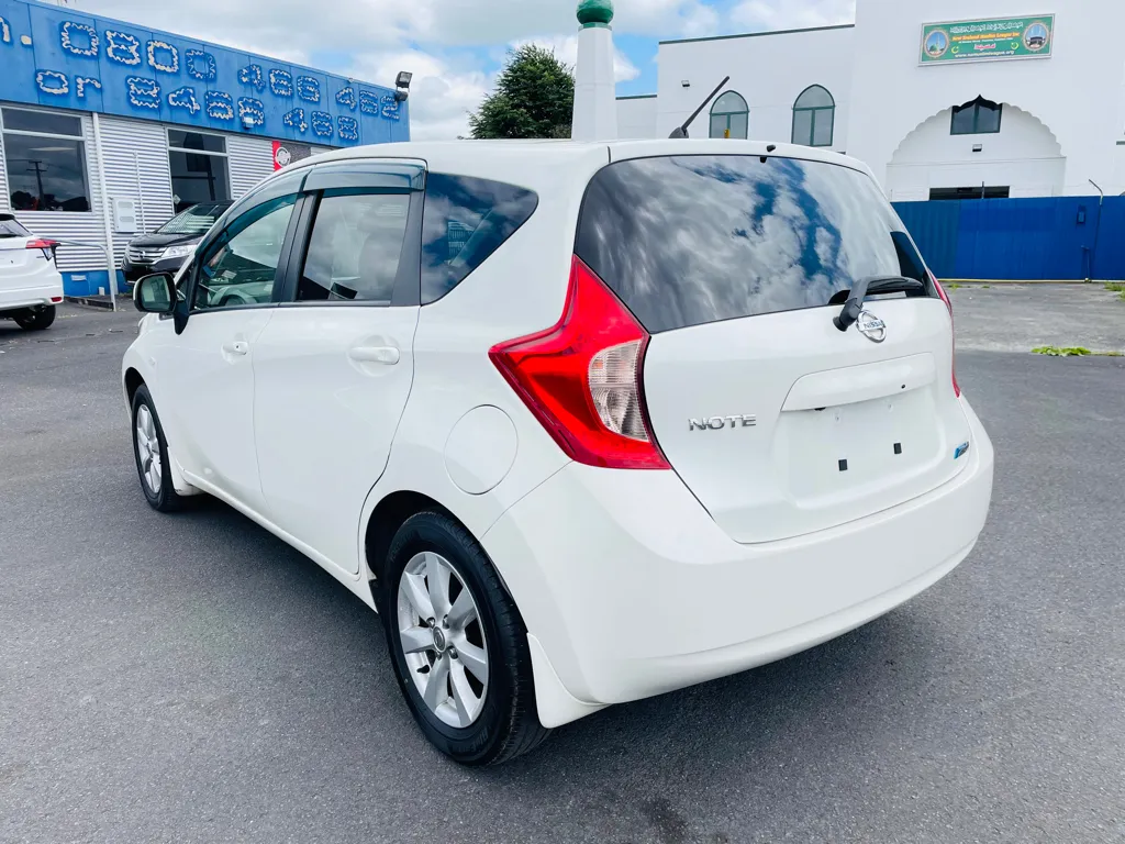 2013 Nissan Note FUEL SAVER Carousel 6