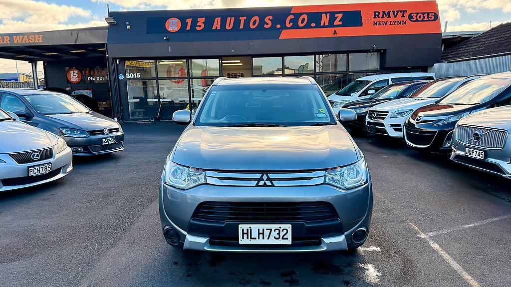 2014 Mitsubishi Outlander LS 2.0P Carousel 9