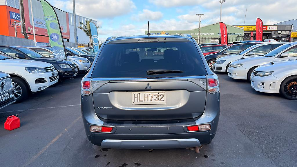 2014 Mitsubishi Outlander LS 2.0P Carousel 6