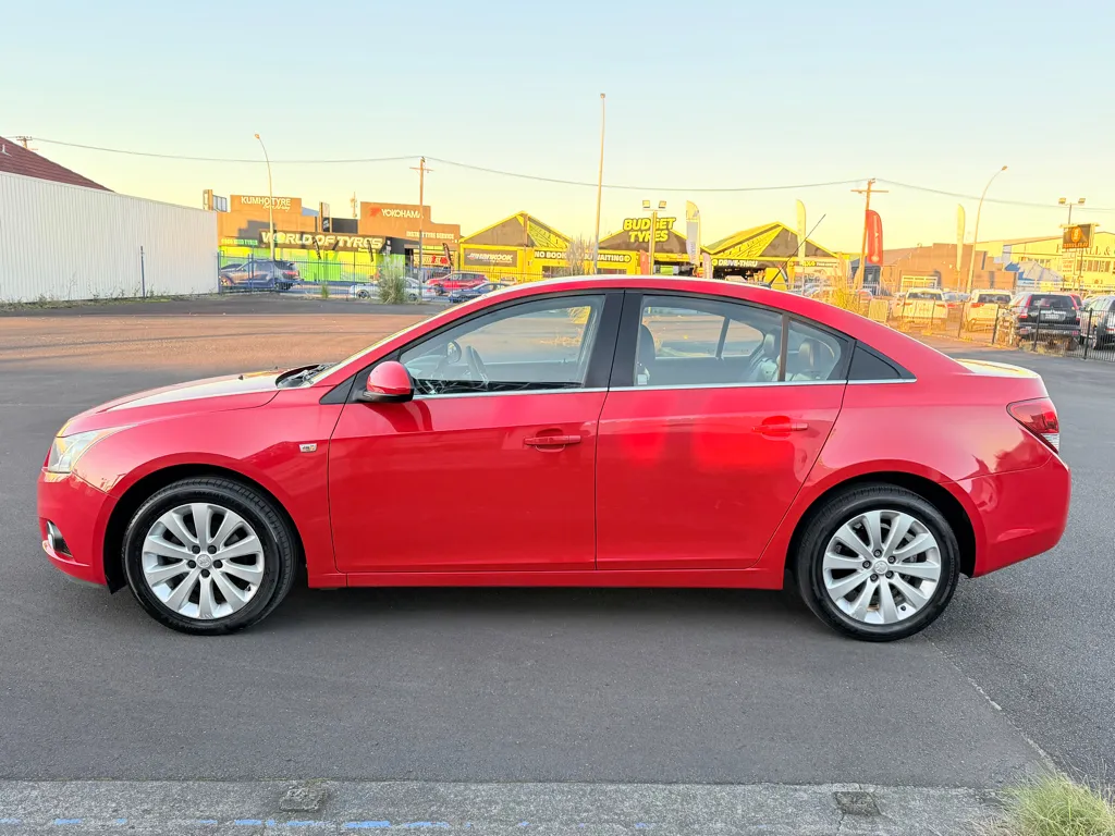 2011 Holden Cruze CDX (Top Spec) 1.8L Sedan, 1 Owner, Full History Carousel 7