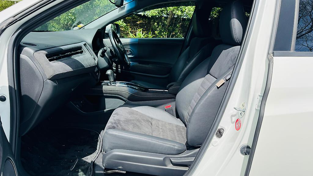 2016 Honda Vezel RS Carousel 1