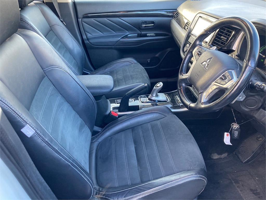 2017 Mitsubishi Outlander G Safty Package Carousel 5
